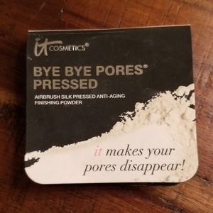 It cosmetics BYE BYE PORES PRESSED Translucent